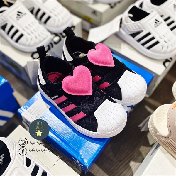 Adidas Sneaker HQ4122 size 160