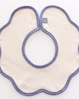 Berry Yếm Cổ Kem Viền Tím