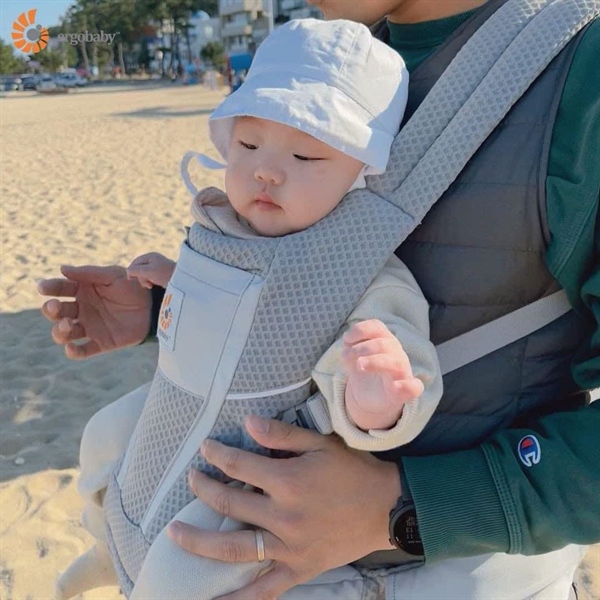 Ergobaby Địu Dark Gray