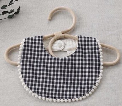 Yếm vải Bily Black Caro