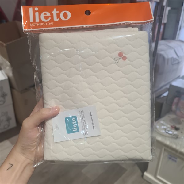 Lieto Thảm chống thấm Cún vàng xanh size M