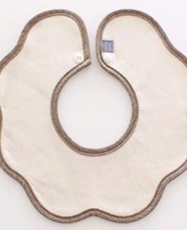 Berry Yếm Cổ Kem Viền Nâu