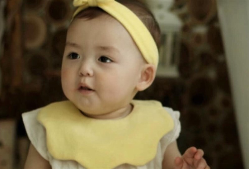 Yếm Vải Uidong Vàng Trơn