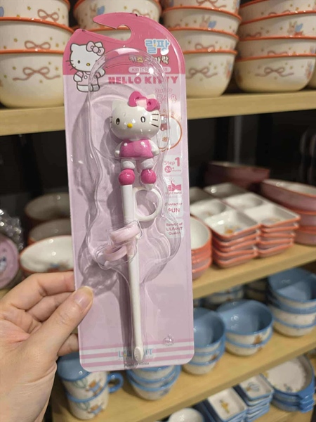 Lilfant Đũa tập gắp Hello Kitty