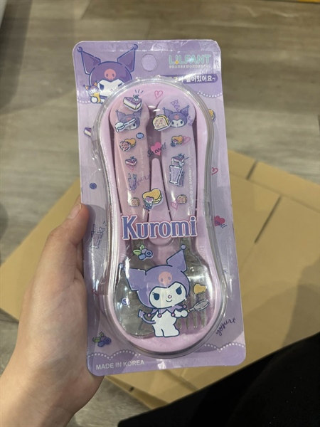 Lilfant Set muỗng nĩa kèm hộp trong suốt rộng bề ngang Kuromi