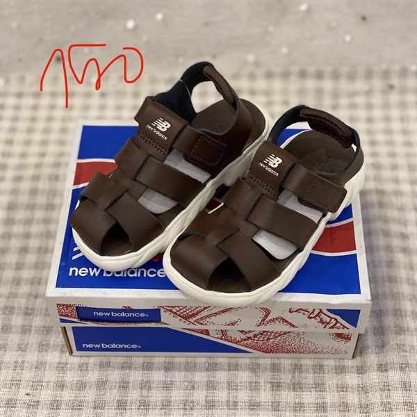 NewBalance Sandal nâu đan chéo size 150