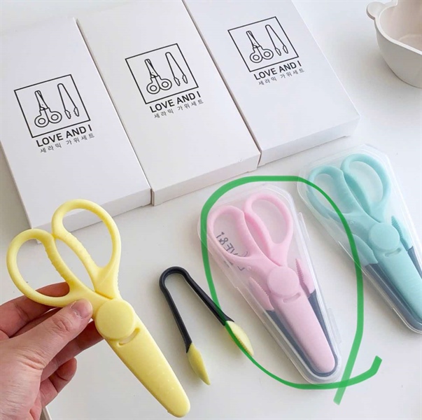 LoveandI Kéo ceramic kèm kẹp gắp Hồng