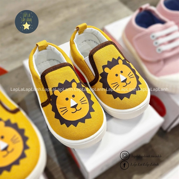 Ozkiz Slip on vàng Sư tử size 140