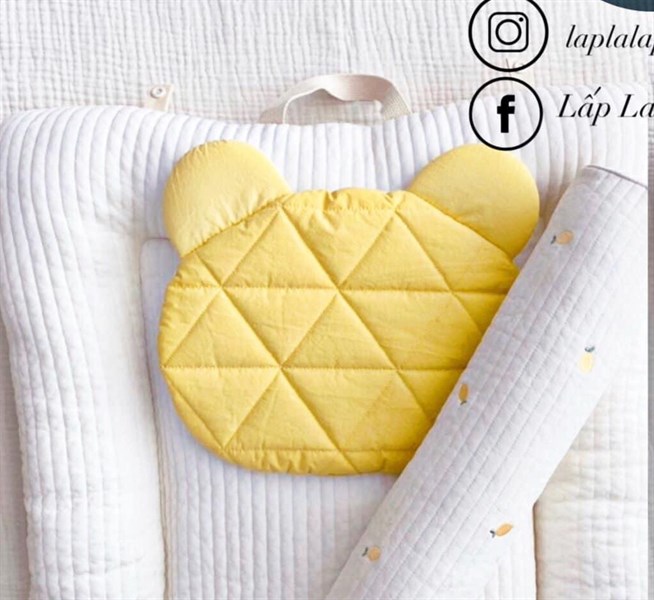 Pastelbubble Thin Pillow Gấu tam giác Vàng