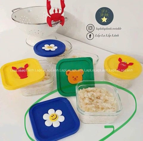 Glasslock Set 2 hộp trữ thuỷ tinh, mẫu vuông, nắp hoa xanh