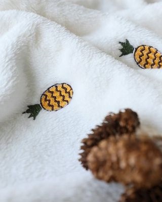 Bebedeco chăn lông size 100x150cm hình quả dứa