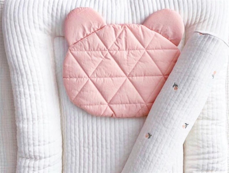 Pastelbubble Thin Pillow Gấu tam giác Hồng