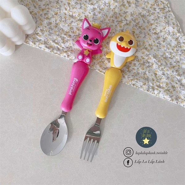 Aizoum Set muỗng nĩa Babyshark