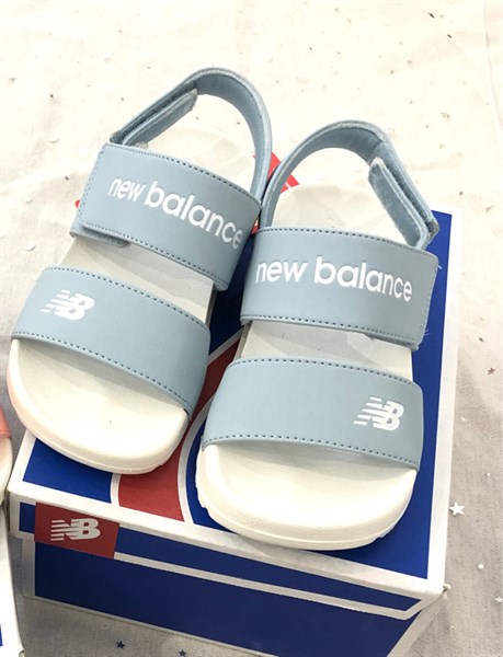 NewBalance Sandal Quai xanh size 160