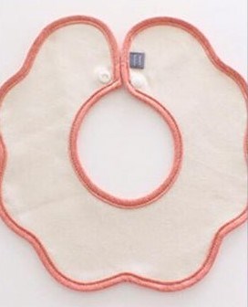 Berry Yếm Cổ Kem Viền Cam