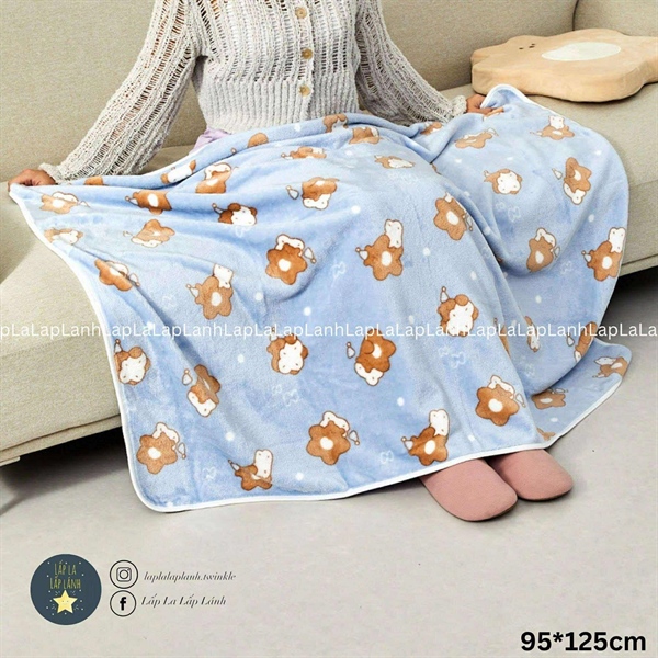 ModernHouse Chăn lông gấu nâu nền xanh